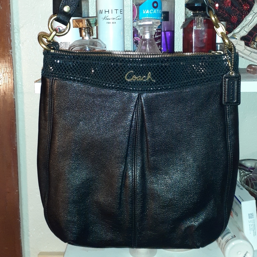 NWOT Coach purse with Authenticity